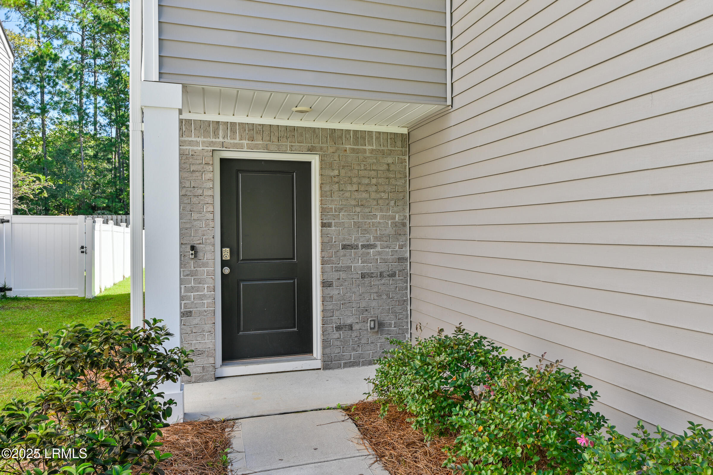 111 Auditorium Road Okatie, SC 29909 - Photo 5 of 53 111 Auditorium Rd-5