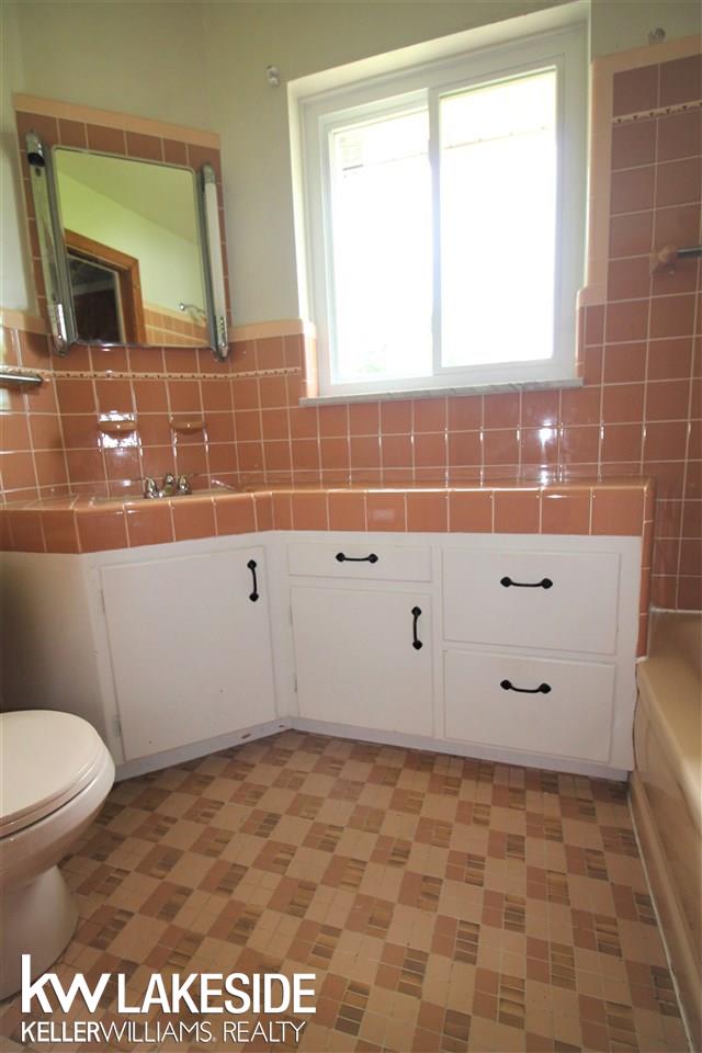 9615 North River Road Algonac, MI 48001 - Photo 19 of 21 50002776-18.JPG