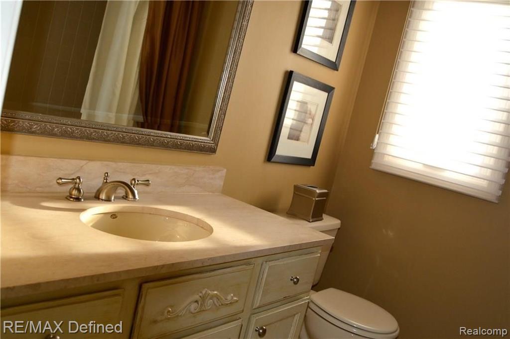 1216 Bembridge Drive Rochester Hills, MI 48307 - Photo 34 of 46