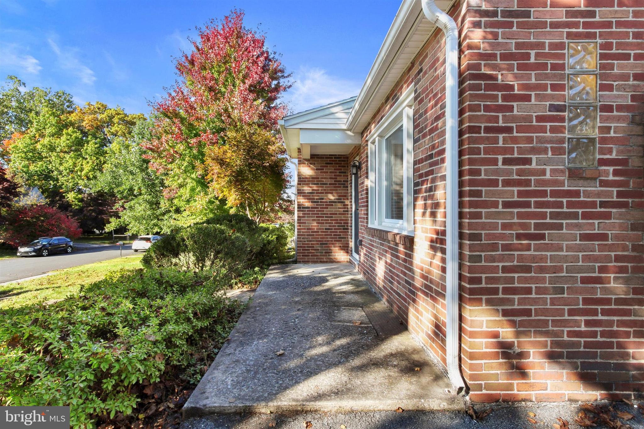 205 Greystone Road York, PA 17402 - Photo 3 of 32 Gallery Image 3