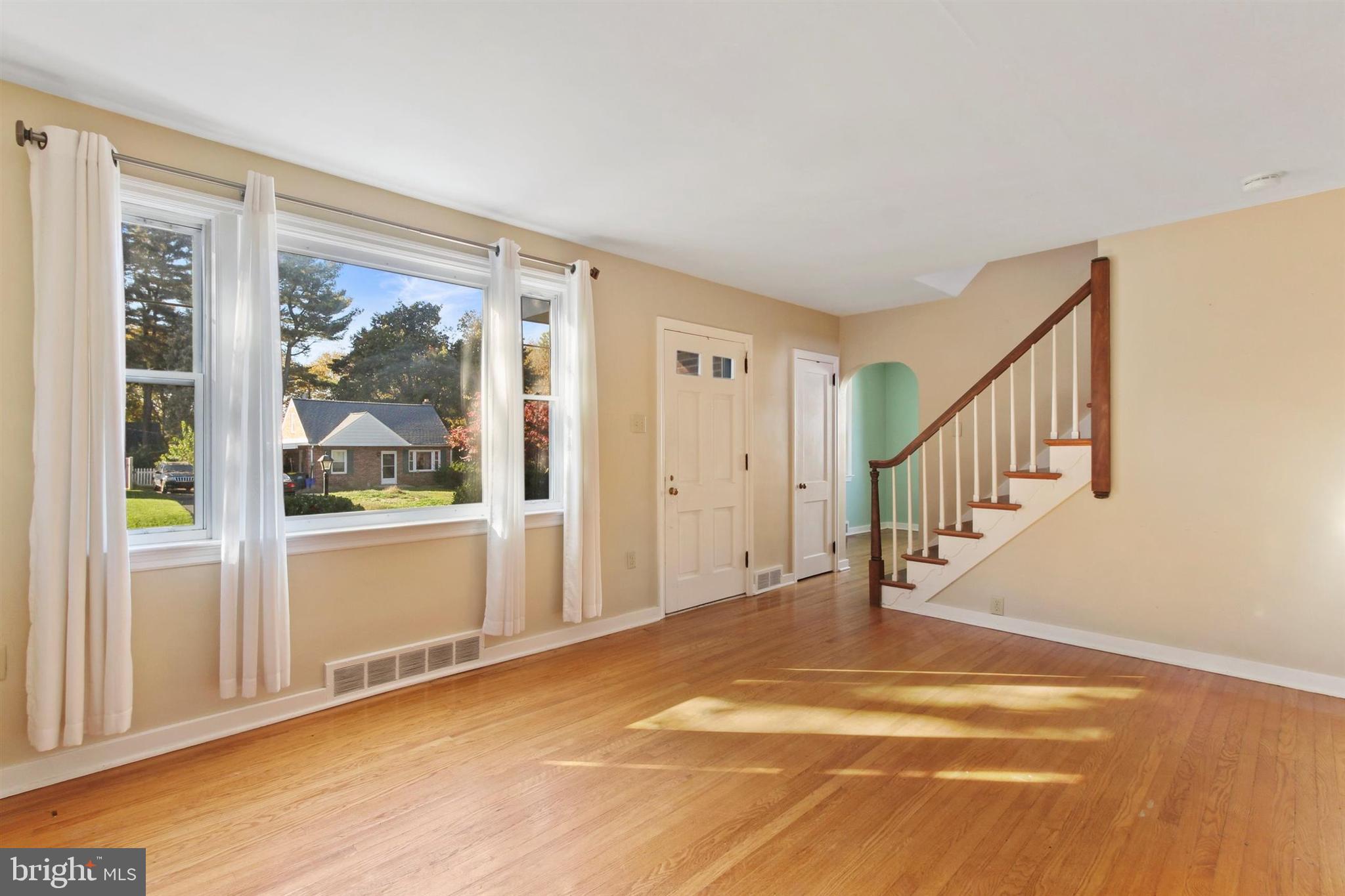 205 Greystone Road York, PA 17402 - Photo 4 of 32 Gallery Image 4