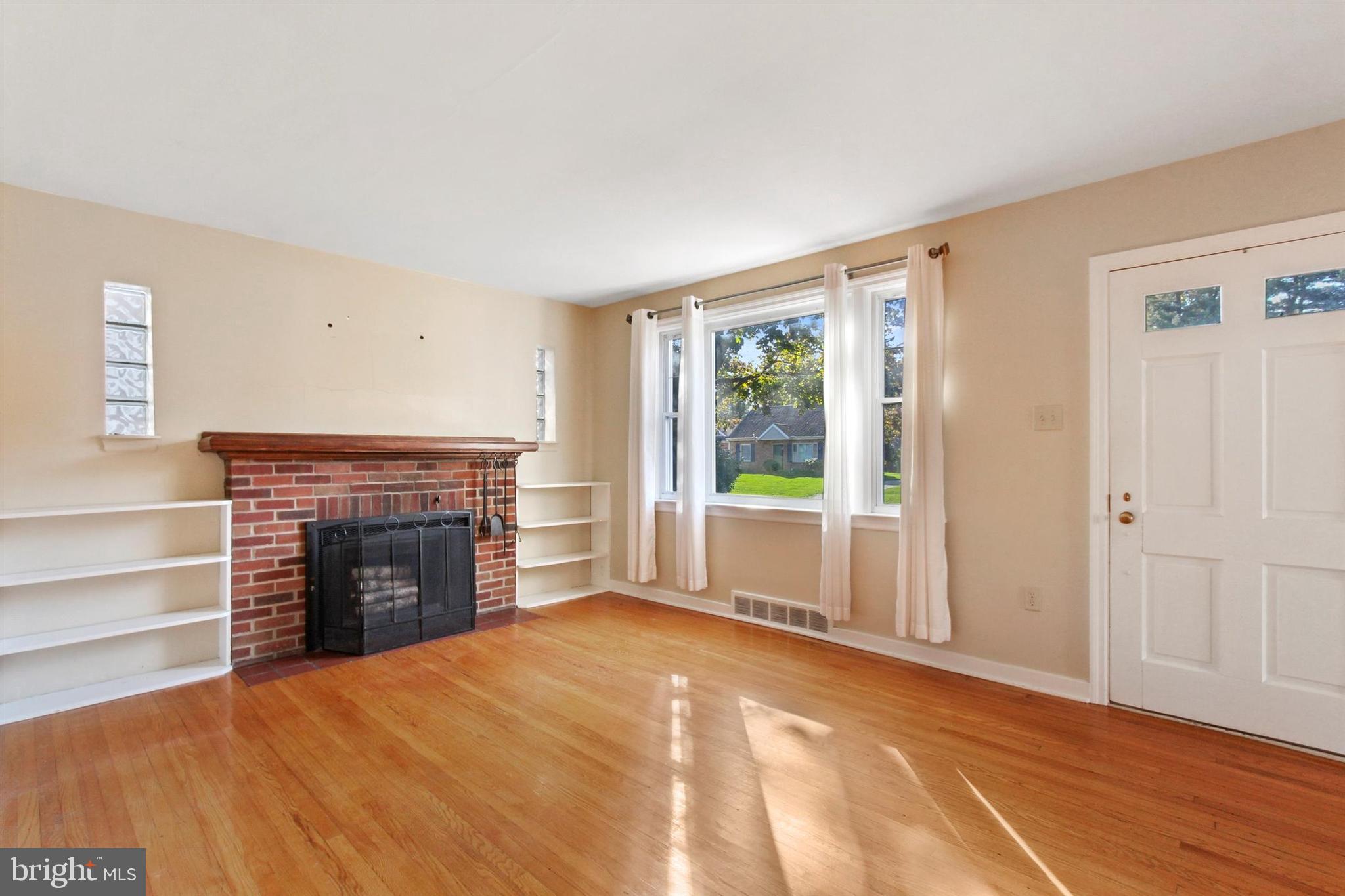 205 Greystone Road York, PA 17402 - Photo 5 of 32 Gallery Image 5