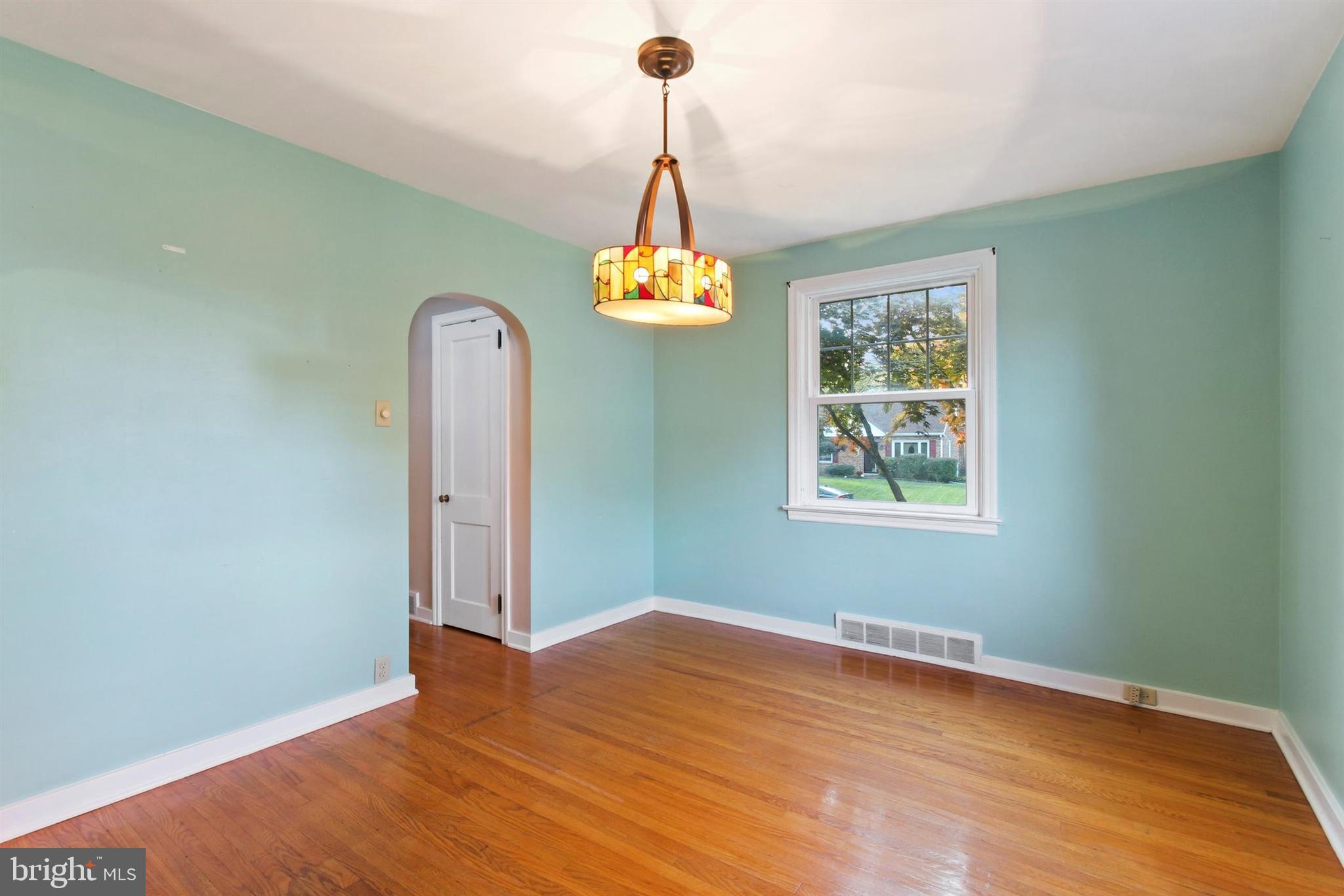 205 Greystone Road York, PA 17402 - Photo 8 of 32 Gallery Image 8