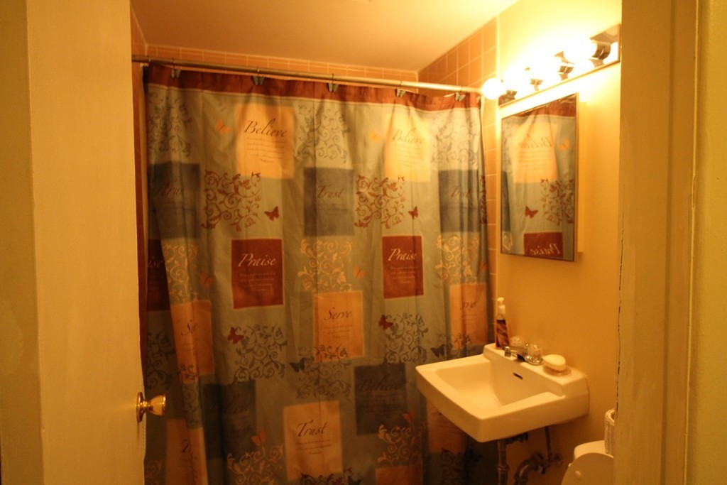 80 Manor Court, Unit 80 Springfield, MA 01118 - Photo 12 of 22 Gallery Image 12