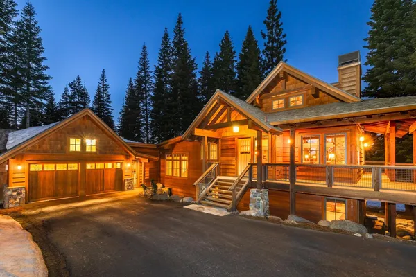 $2,650,000 | 11221 Ski Slope Way, Truckee, CA 96161