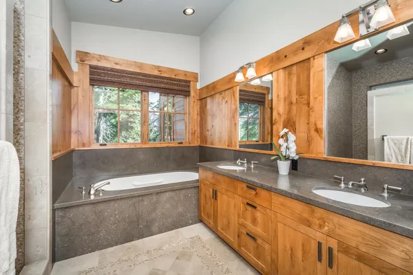 $2,650,000 | 11221 Ski Slope Way, Truckee, CA 96161