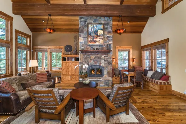 $2,650,000 | 11221 Ski Slope Way, Truckee, CA 96161
