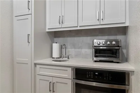 $950,000 | 2456 176th Street, Overland Park, KS 66085