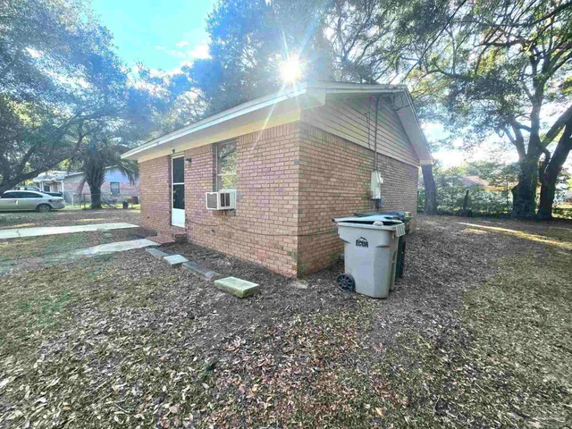 $1,050 | 1731 Knight Drive, Pensacola, FL 32505