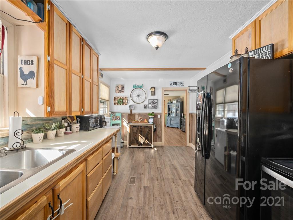 320 Mill Spring Road Burnsville, NC 28714 - Photo 17 of 27 Gallery Image 17