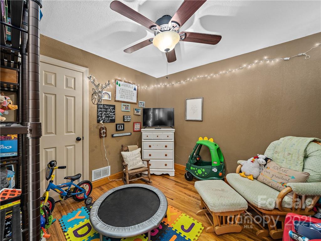 320 Mill Spring Road Burnsville, NC 28714 - Photo 25 of 27 Gallery Image 25
