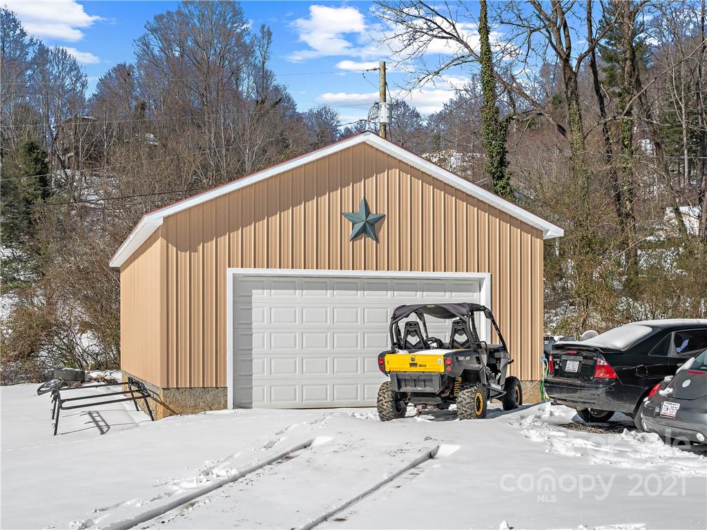 320 Mill Spring Road Burnsville, NC 28714 - Photo 3 of 27 Gallery Image 3