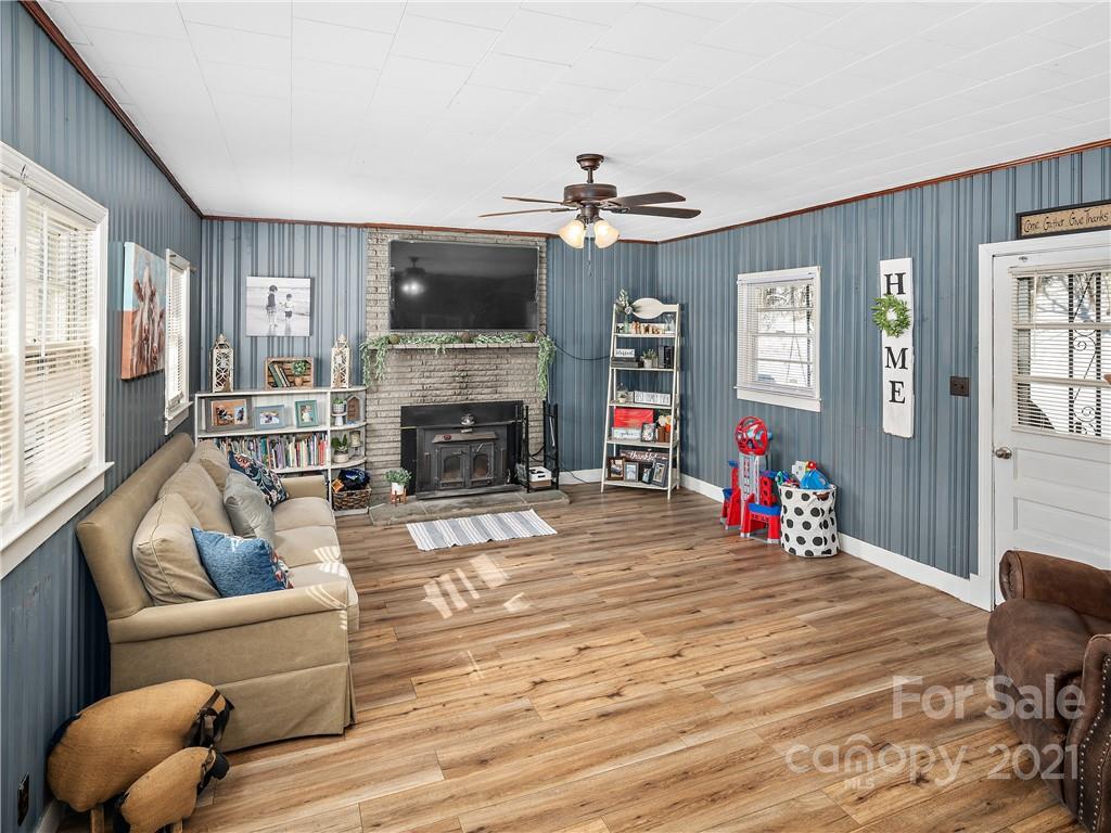 320 Mill Spring Road Burnsville, NC 28714 - Photo 10 of 27 Gallery Image 10