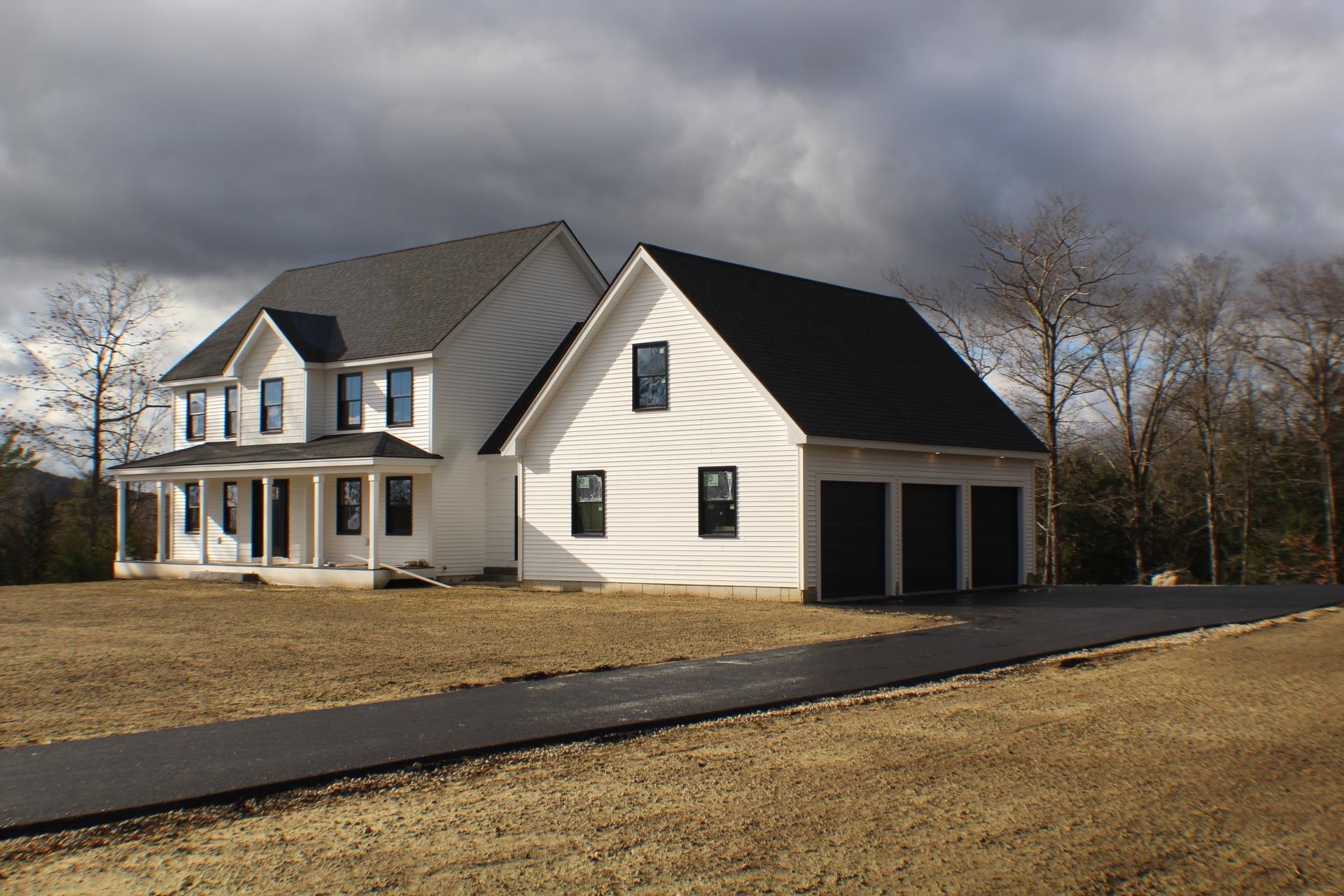 27 Tyler Avenue Manchester, NH 03103 - Photo 1 of 16