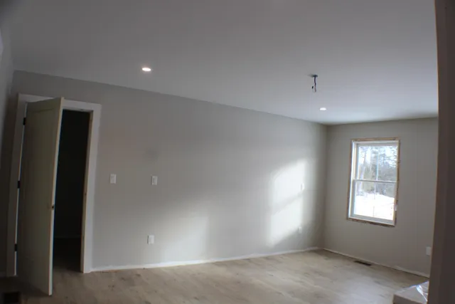 $839,900 | 27 Tyler Avenue, Manchester, NH 03103