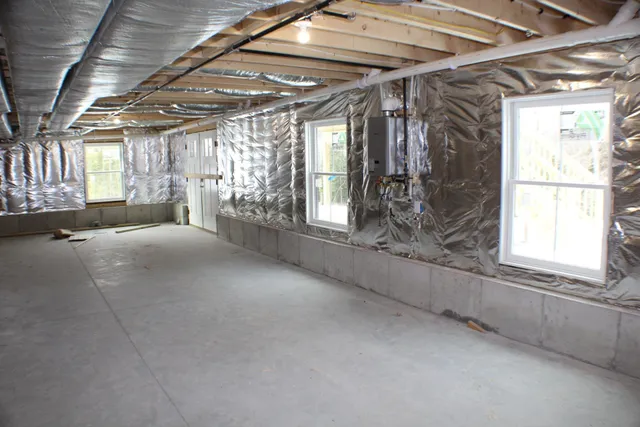 $839,900 | 27 Tyler Avenue, Manchester, NH 03103