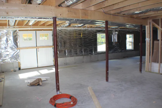 $899,900 | 27 Tyler Avenue, Manchester, NH 03103