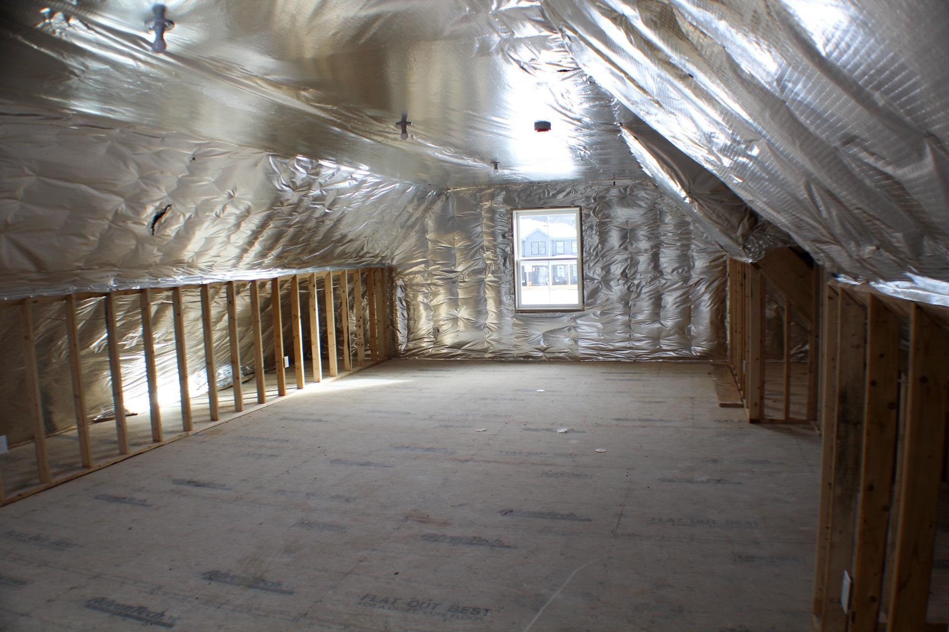 27 Tyler Avenue Manchester, NH 03103 - Photo 17 of 18