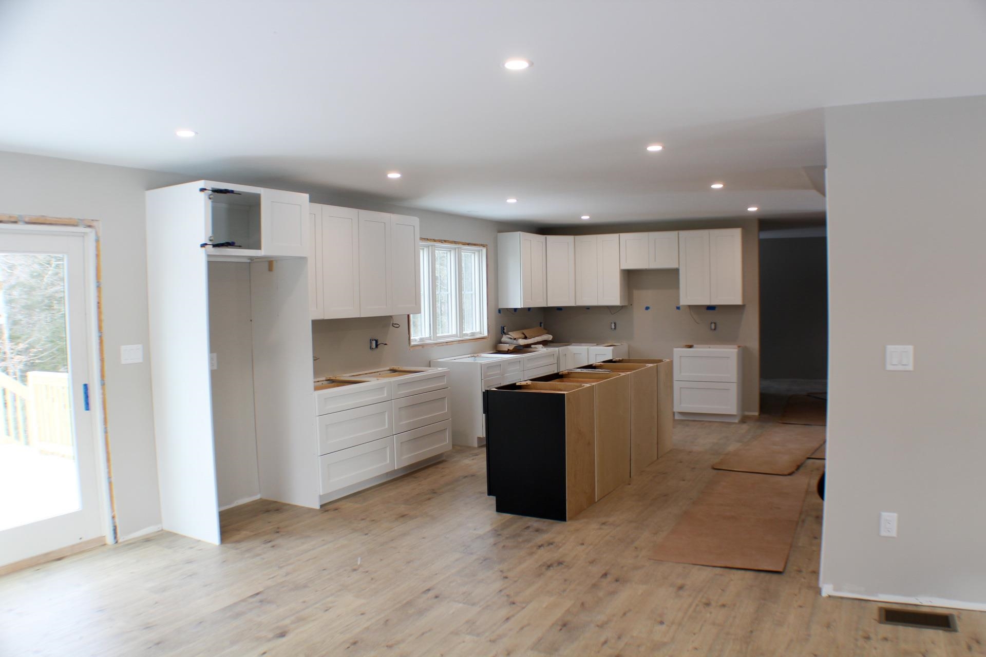 27 Tyler Avenue Manchester, NH 03103 - Photo 5 of 18