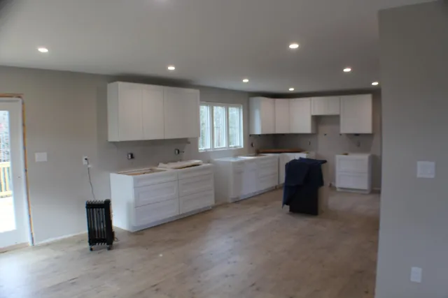 $899,900 | 27 Tyler Avenue, Manchester, NH 03103