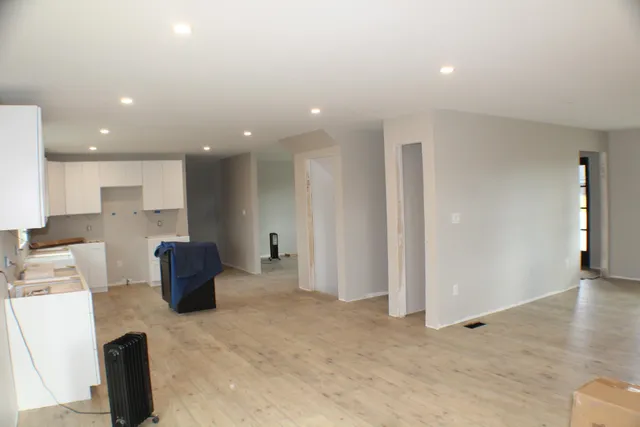 $899,900 | 27 Tyler Avenue, Manchester, NH 03103