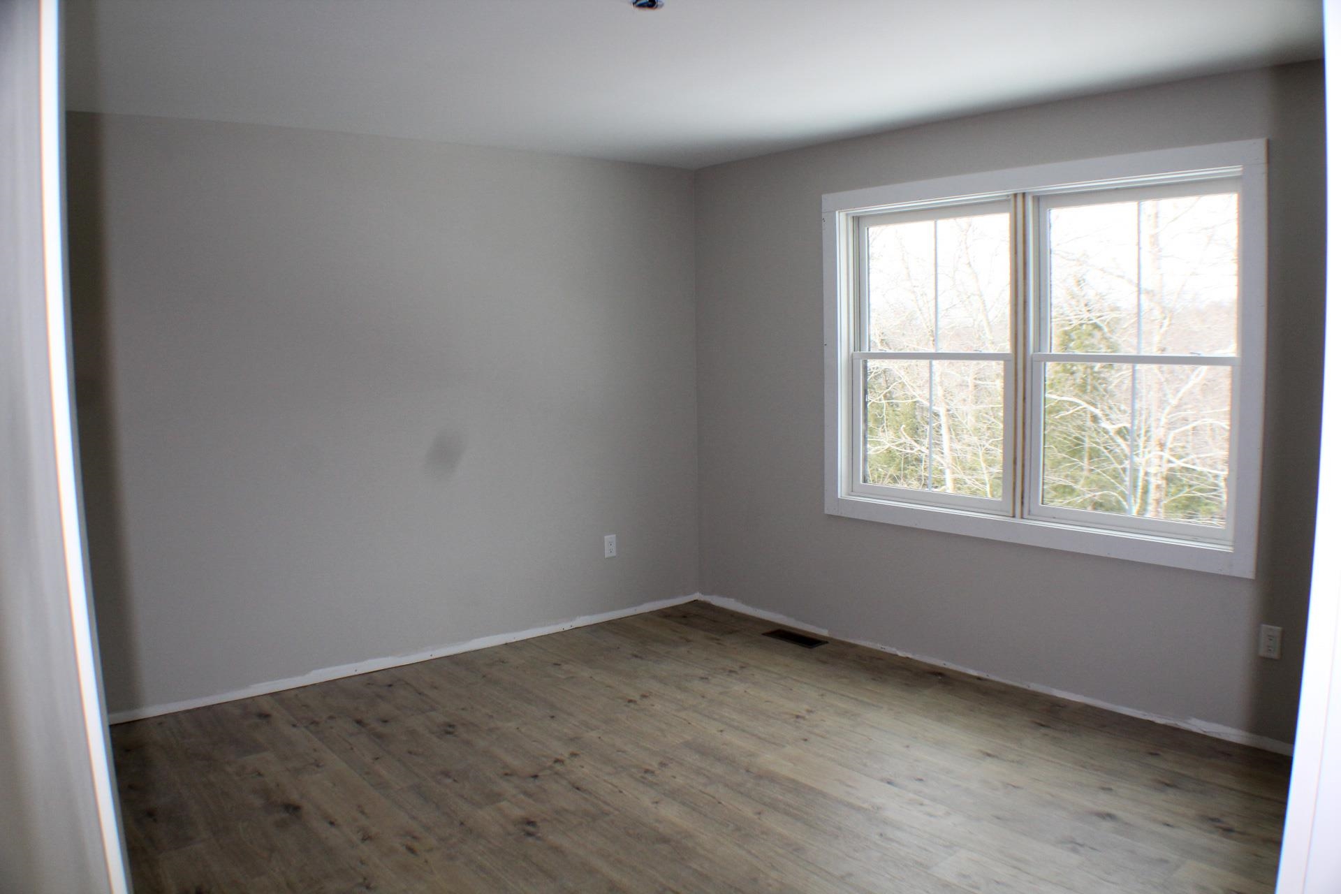 27 Tyler Avenue Manchester, NH 03103 - Photo 10 of 18