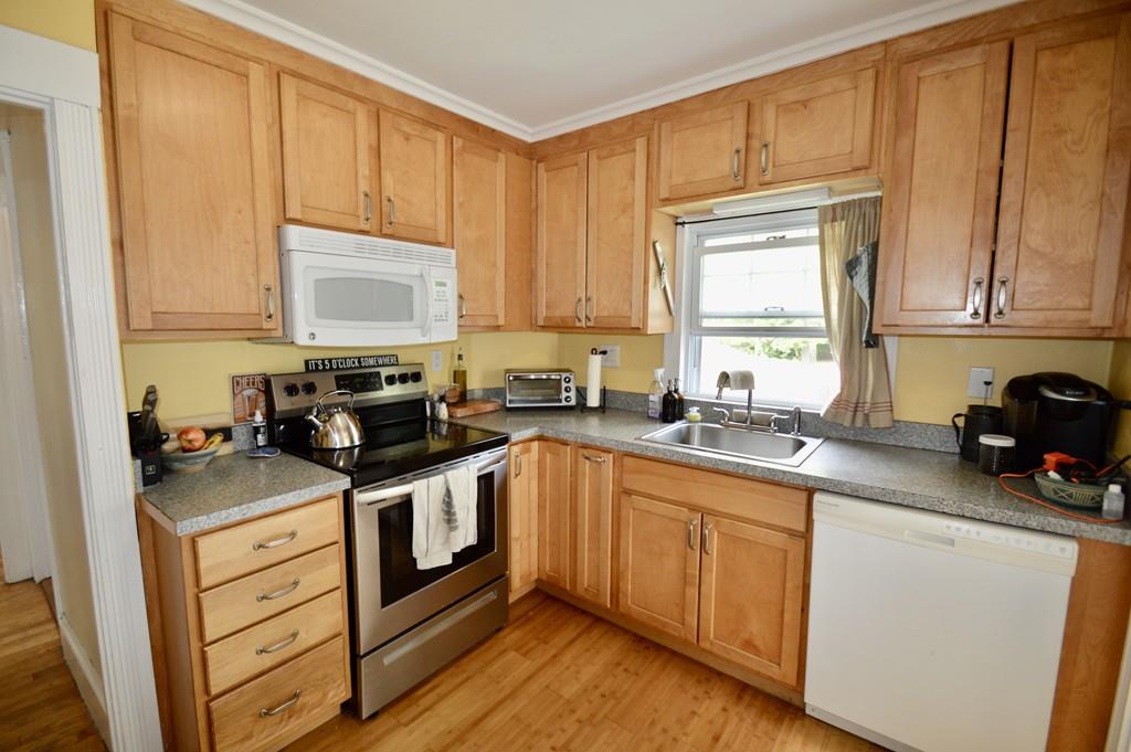 14 Suwanee Road Weymouth, MA 02189 - Photo 7 of 14 Gallery Image 7