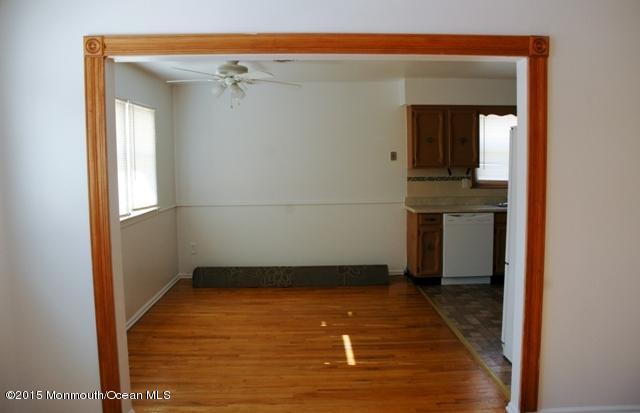 83 St Peters Place, Unit 2 Keyport, NJ 07735 - Photo 2 of 11 DSC_0005