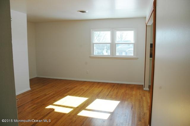 83 St Peters Place, Unit 2 Keyport, NJ 07735 - Photo 3 of 11 DSC_0006