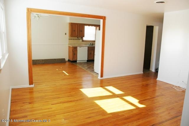 83 St Peters Place, Unit 2 Keyport, NJ 07735 - Photo 6 of 11 DSC_0010