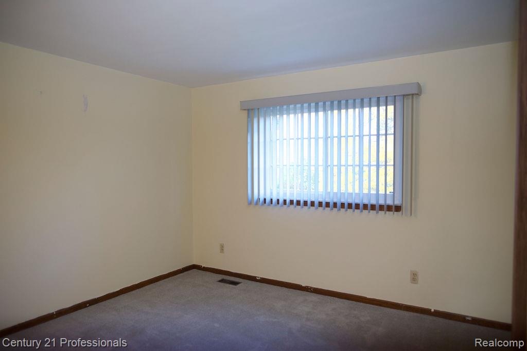 100 Longford Drive Rochester Hills, MI 48309 - Photo 28 of 47