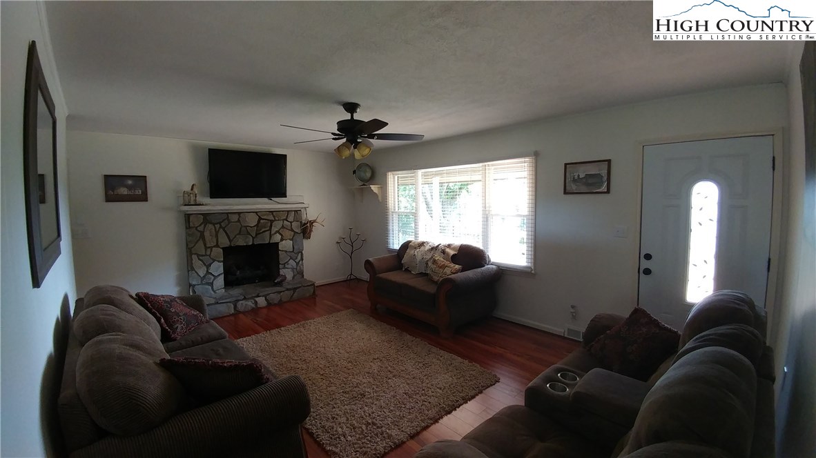 711 Hendrix Road Sparta, NC 28675 - Photo 2 of 23