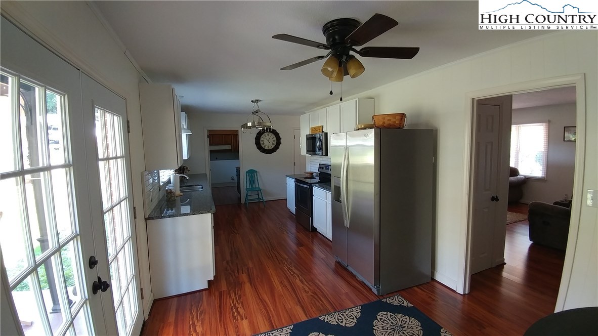 711 Hendrix Road Sparta, NC 28675 - Photo 4 of 23