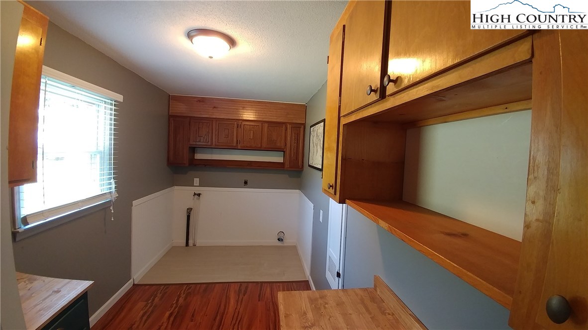 711 Hendrix Road Sparta, NC 28675 - Photo 7 of 23