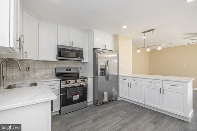 $466,500 | 20 Serpentine Lane, Levittown, PA 19055