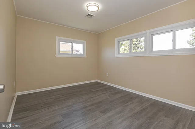 $466,500 | 20 Serpentine Lane, Levittown, PA 19055