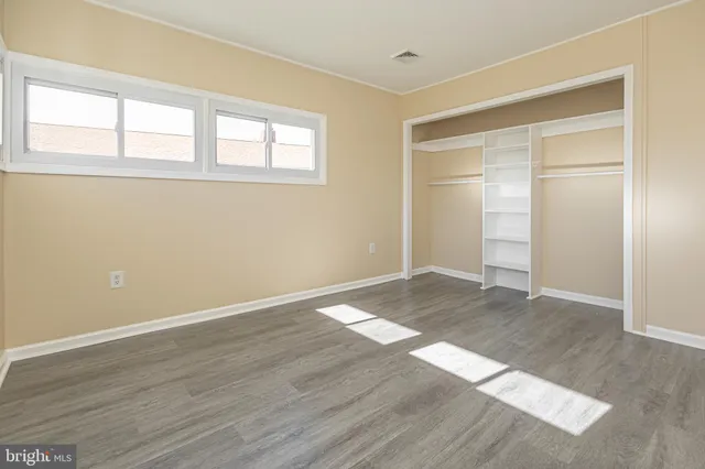 $466,500 | 20 Serpentine Lane, Levittown, PA 19055