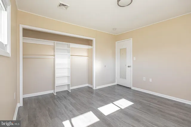 $466,500 | 20 Serpentine Lane, Levittown, PA 19055