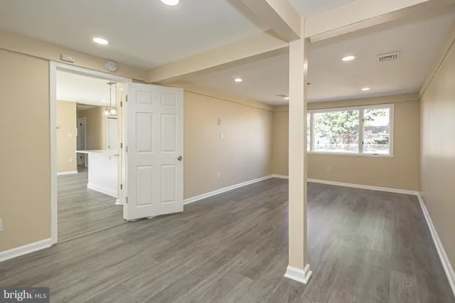 $466,500 | 20 Serpentine Lane, Levittown, PA 19055