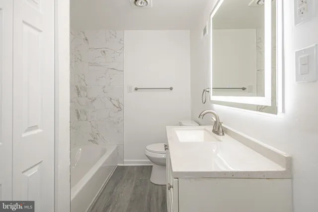 $466,500 | 20 Serpentine Lane, Levittown, PA 19055