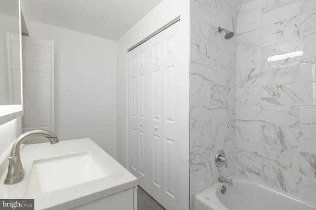 $466,500 | 20 Serpentine Lane, Levittown, PA 19055