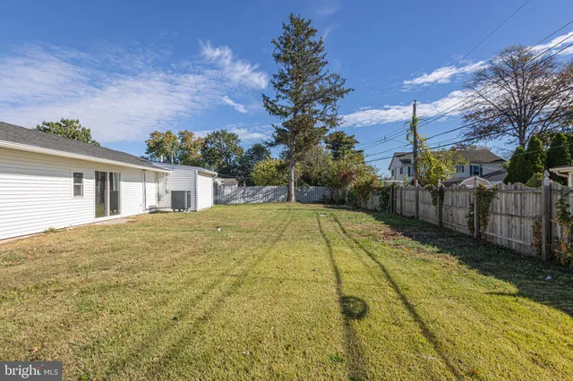 $466,500 | 20 Serpentine Lane, Levittown, PA 19055