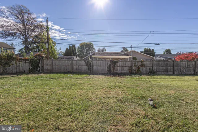 $466,500 | 20 Serpentine Lane, Levittown, PA 19055