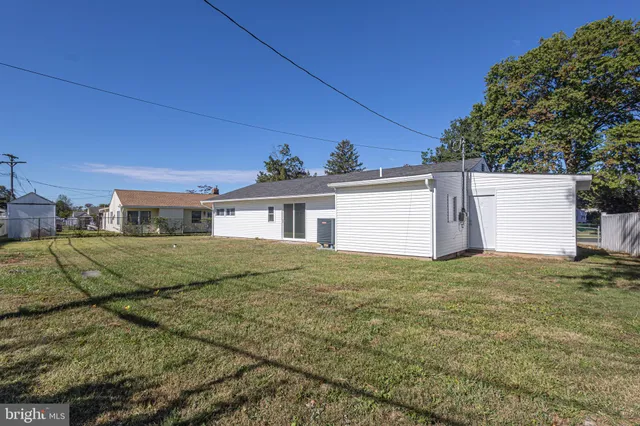 $466,500 | 20 Serpentine Lane, Levittown, PA 19055