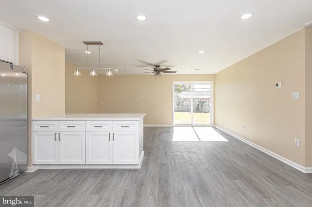 $466,500 | 20 Serpentine Lane, Levittown, PA 19055