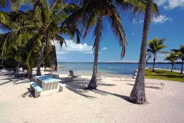 $3,000 | 2 Bonefish Avenue, Key Largo, FL 33037