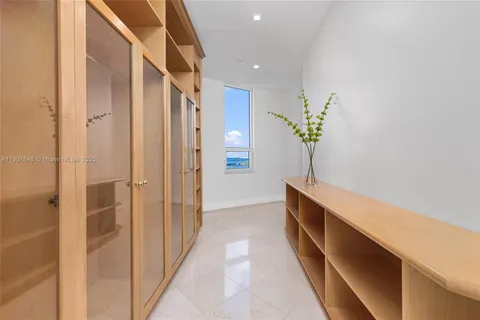 $5,495,000 | 808 Brickell Key Drive, Unit 3901, Miami, FL 33131
