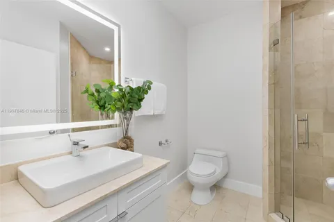 $5,495,000 | 808 Brickell Key Drive, Unit 3901, Miami, FL 33131