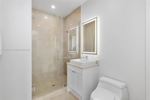 $5,495,000 | 808 Brickell Key Drive, Unit 3901, Miami, FL 33131