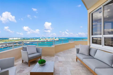 $5,495,000 | 808 Brickell Key Drive, Unit 3901, Miami, FL 33131